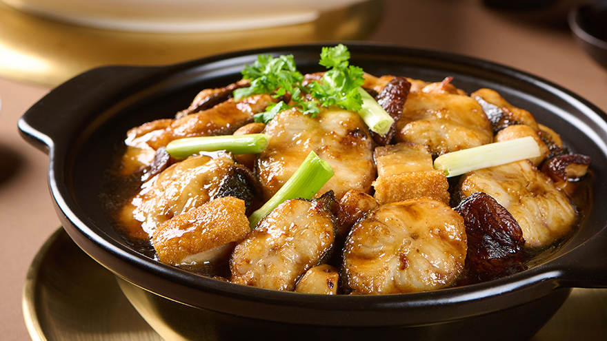 Slow-baked eel and crispy pork belly with garlic