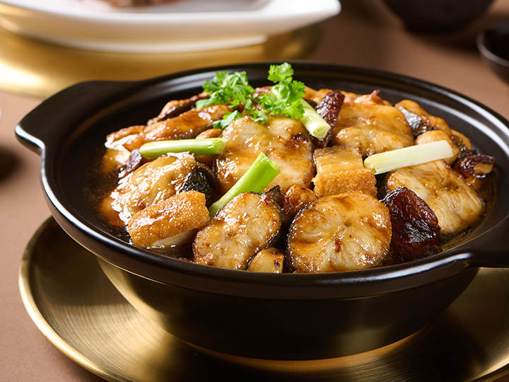 Slow-baked eel and crispy pork belly with garlic