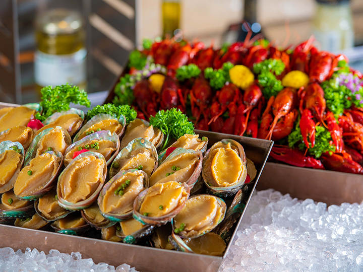 International Gourmet Buffet